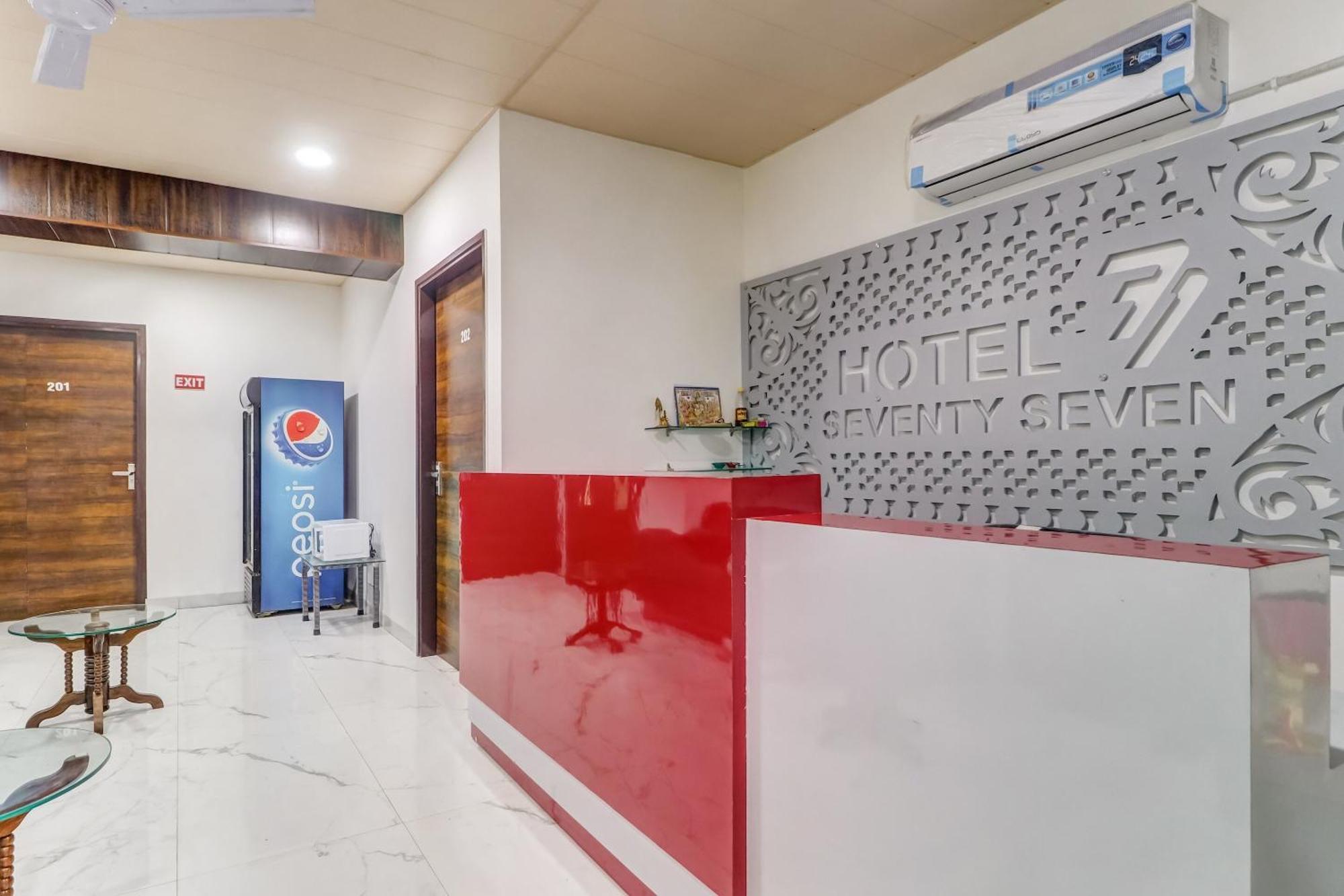 Townhouse Hotell Ludhiana Exteriör bild