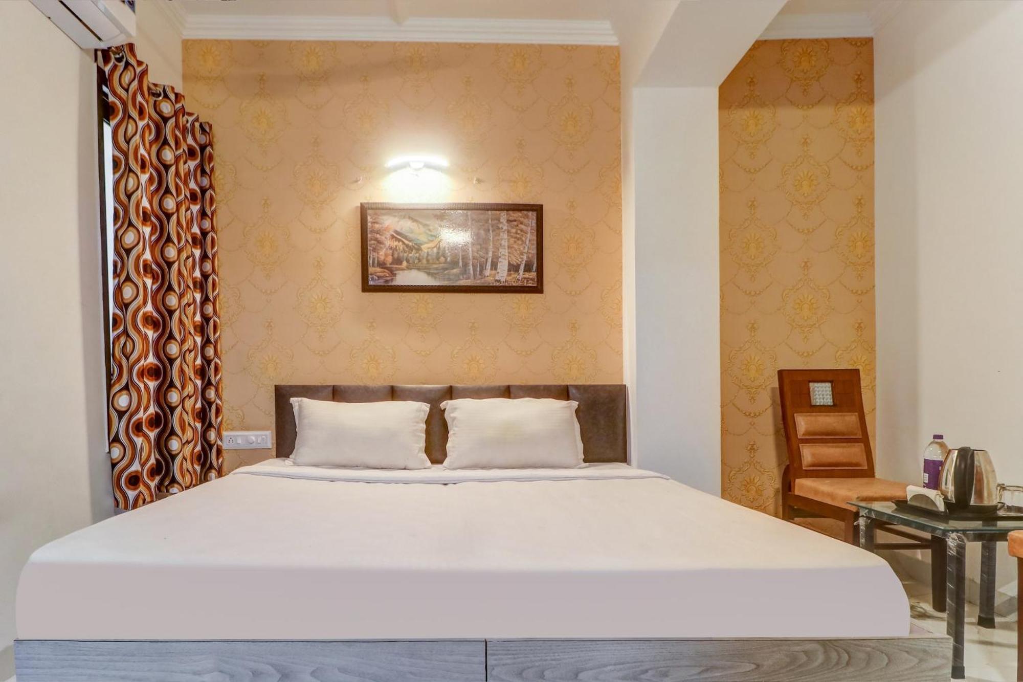 Townhouse Hotell Ludhiana Exteriör bild
