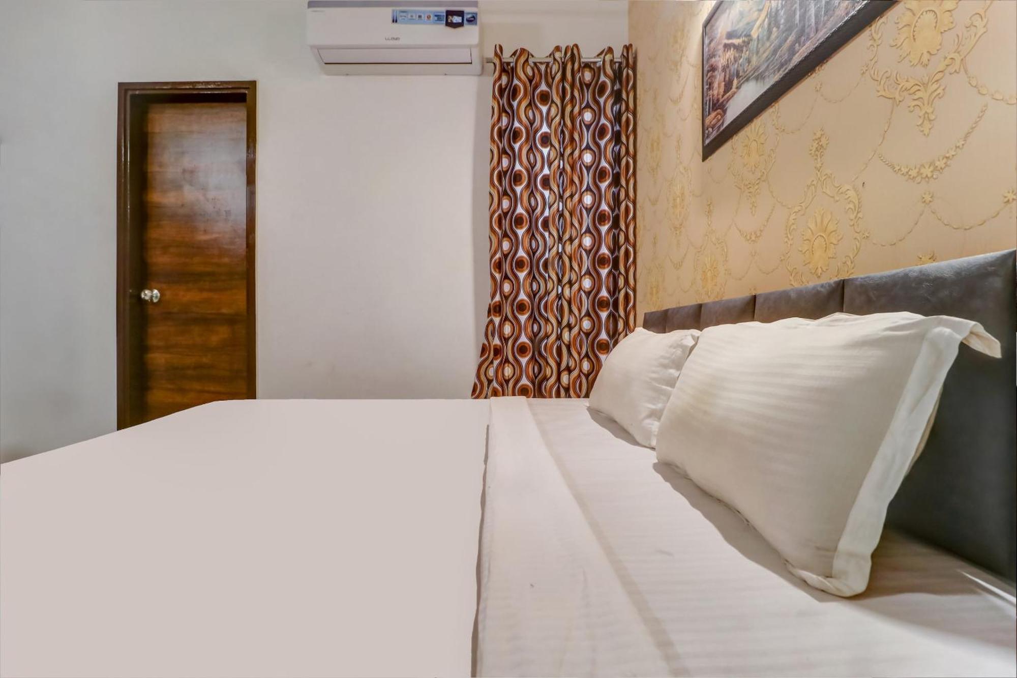 Townhouse Hotell Ludhiana Exteriör bild