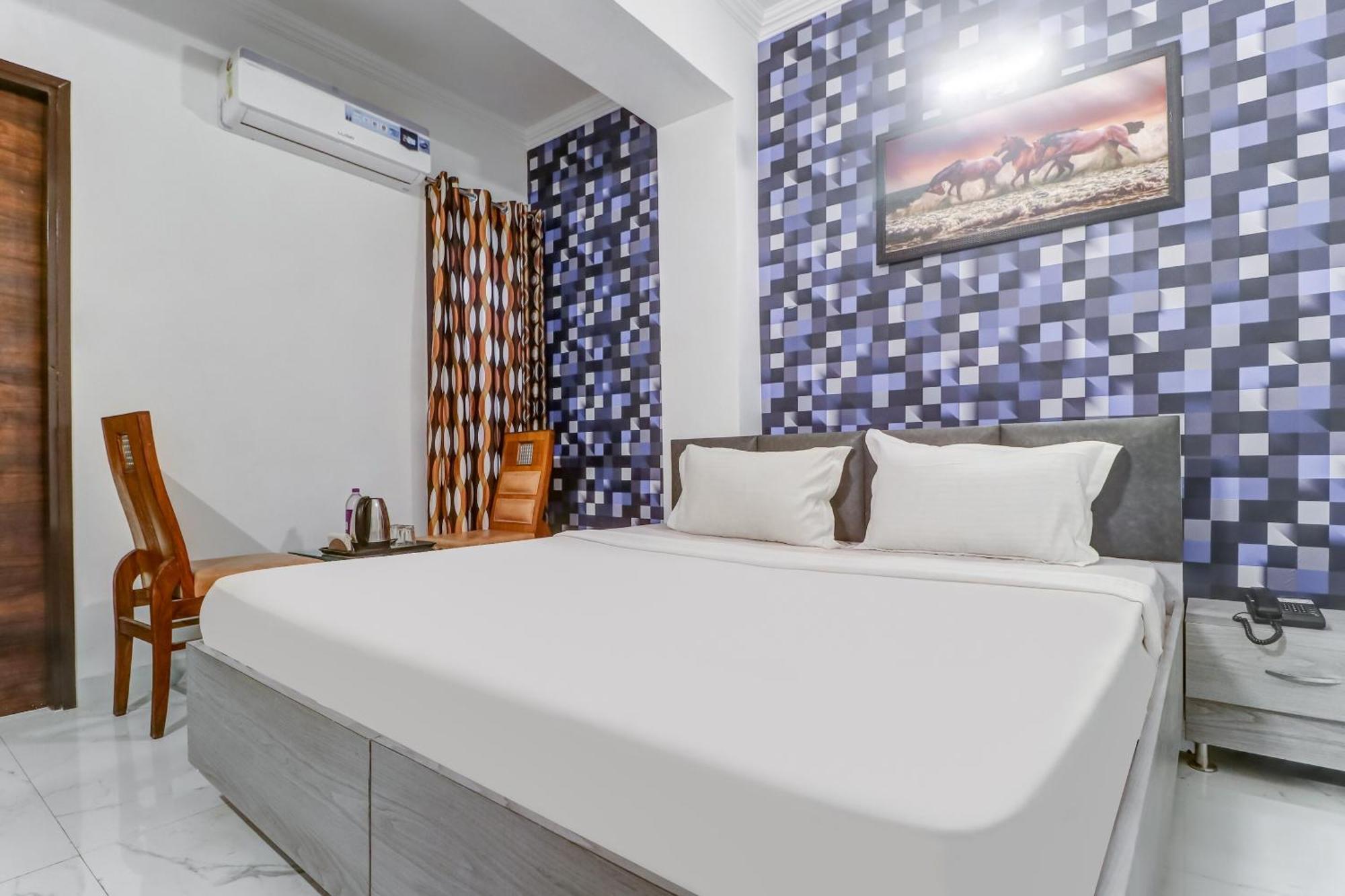 Townhouse Hotell Ludhiana Exteriör bild